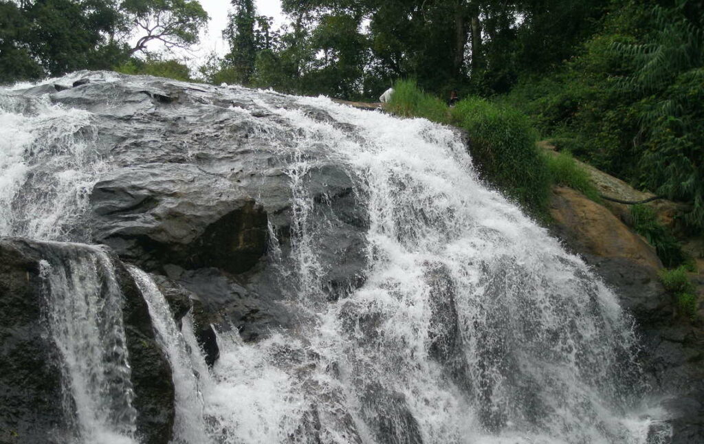 Catherine Falls-Coonoor Calling-Best tour-travel packages-Travel Agency in Bangalore-Trip Planner-Places to Visit Near Bangalore-GoTravelab