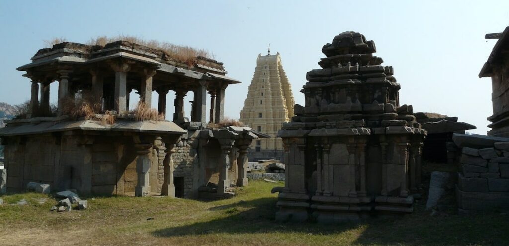 Hemakuta-Hill-Temple-Best-Travel-Agency-Hampi-best-travel-agency-in-India-weekend-getaways-from-Bangalore-GoTravelab