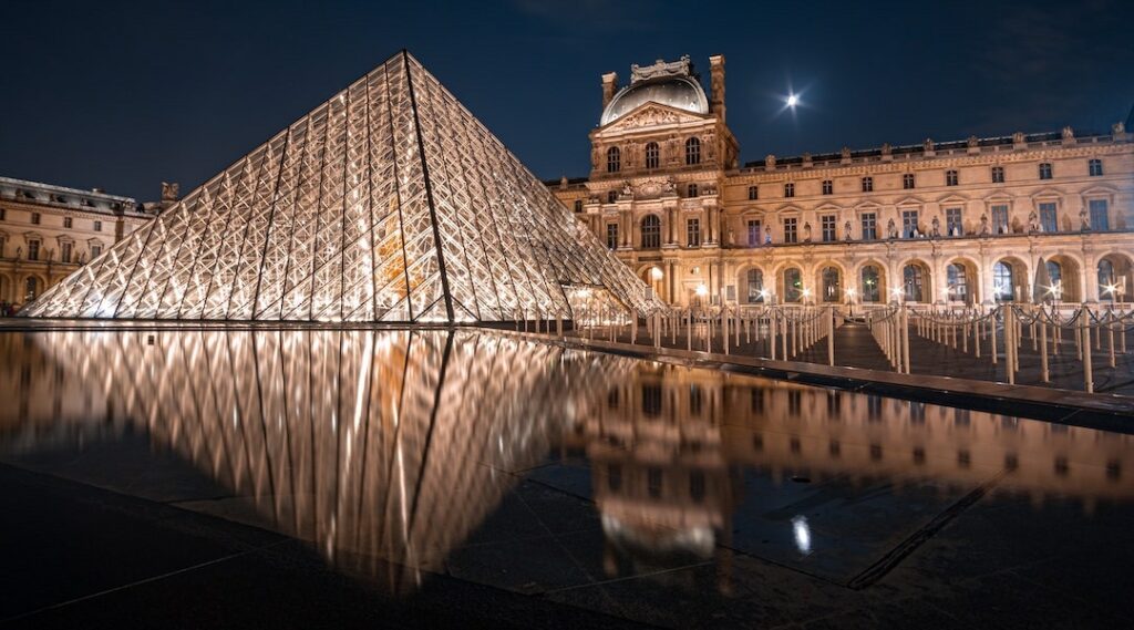 Louvre-museum-Experience-History-in-France-eurotrip-packages-europe-trip-planner-best-travel-agency-best-of-europe-GoTravelab