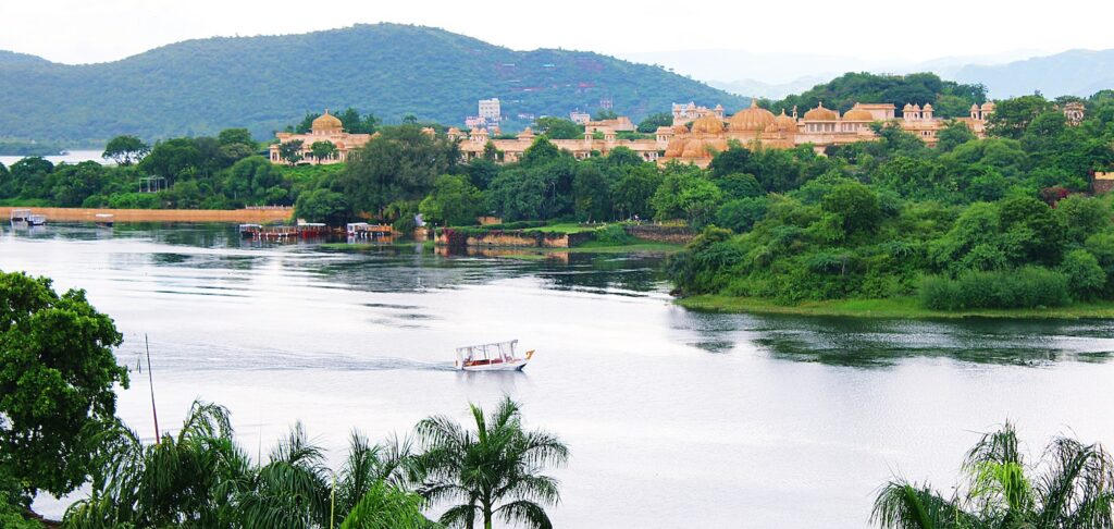 Lake Pichola-Drench in History at Rajasthan-Tour and Travel Planner Rajasthan-Rajasthan Tourism-GoTravelab