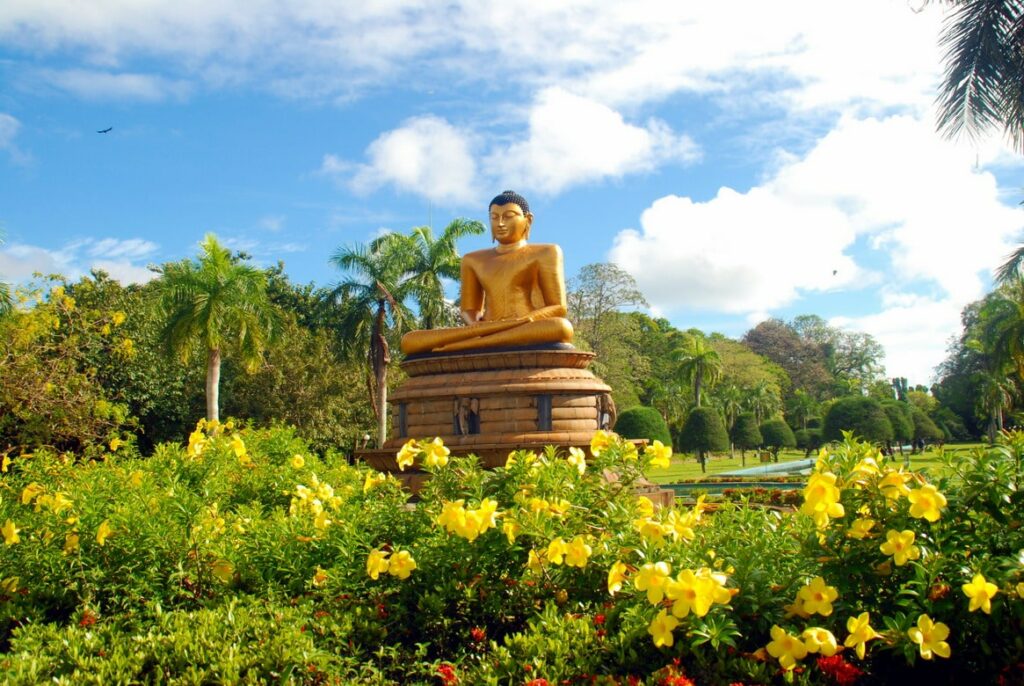 Viharamahadevi Park-Sri Lanka Tourism-Luxury Tour and Travel Packages-Bangalore to Sri Lanka Trip Planner-Best Travel Agency-GoTravelab