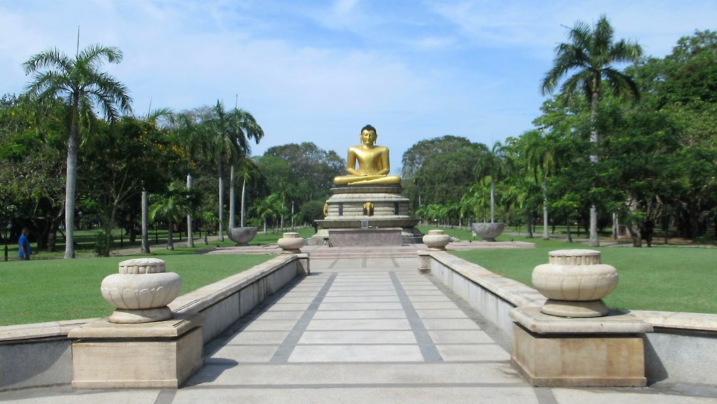 Viharamahadevi Park-Swoon-worthy Sri Lanka-Tour and Travel Planner-Luxury Trip Packages-Best Travel Planner in Bangalore-GoTravelab