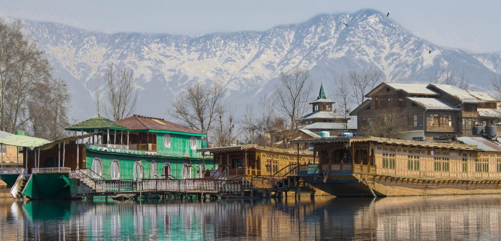 Houseboat-Kaleidoscopic Kashmir-Group-Corporate Tour Planner-Best Travel Agency Near Me-Trip Planner-GoTravelab