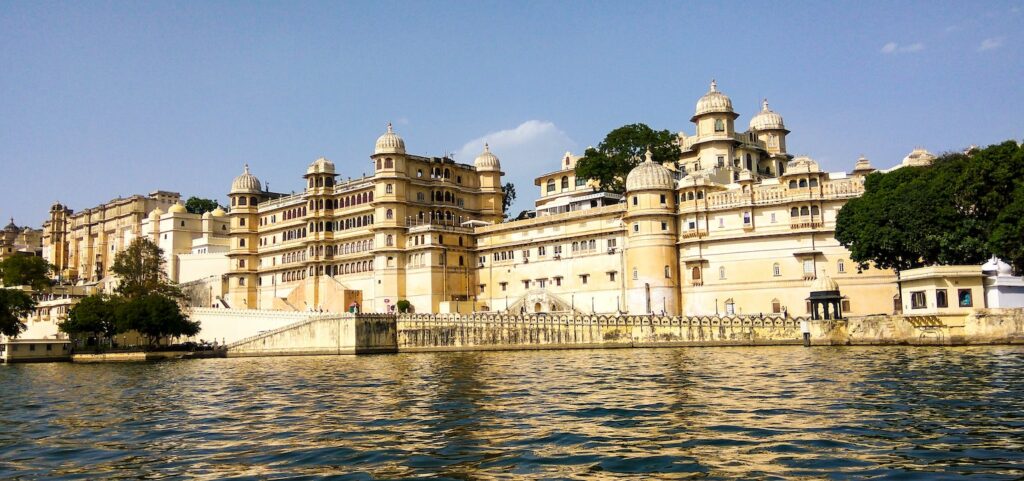 Visit City Palace-Majestic Rajasthan-Best Tour and Travel Agency-Luxury Group Tour Packages-Best Tour Deals-Offers-GoTravelab